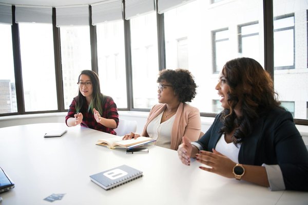 Les compétences clés développées par une formation leadership féminin